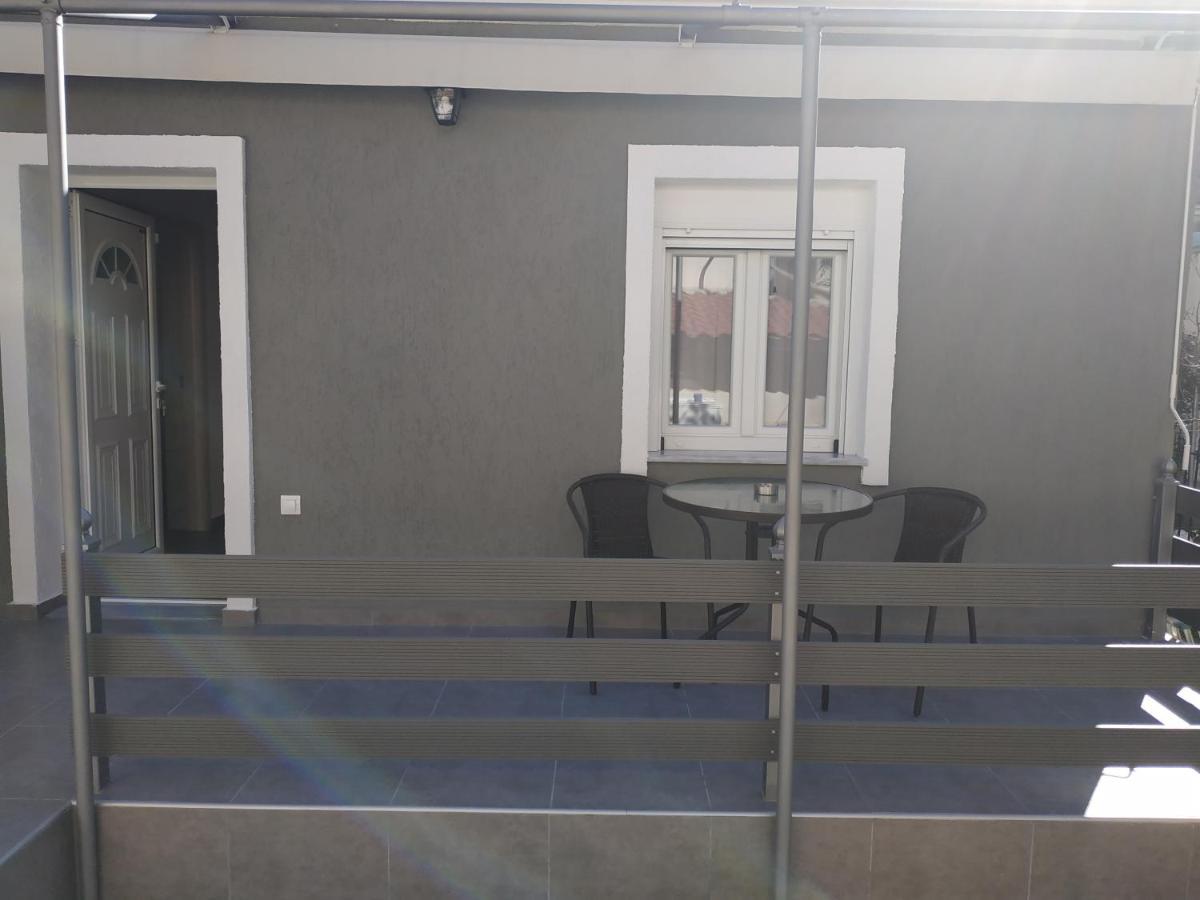Agelikis' Apartments Nea Kallikrateia Buitenkant foto